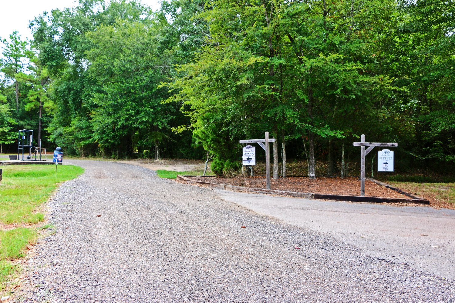 Signs pointing to the Browning and Beretta sporting clay courses